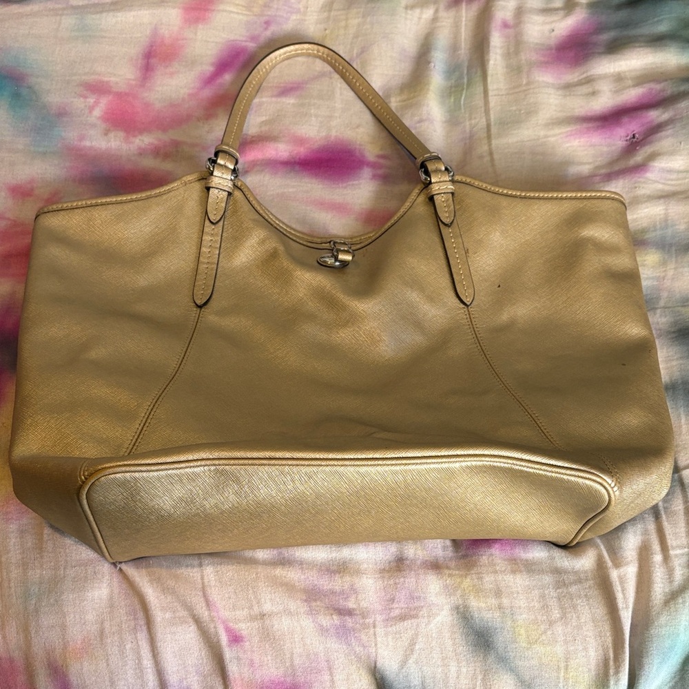 Elegant Gold Women's Handbag
